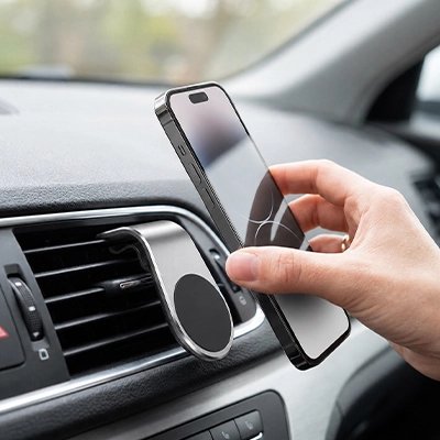 Support téléphone voiture